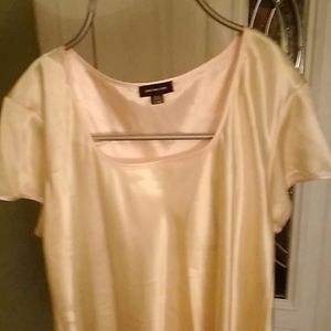 Jones of New York pale cream silky pajamas never worn